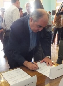 Huesca CEG2015 - Firma Presidente