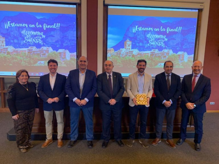El Consejo Aragonés de Cámaras apoya a Aínsa en la final del concurso ‘Juntos brillamos más’