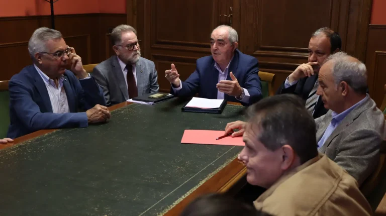Presentación de las demandas del sector de la construcción a los políticos