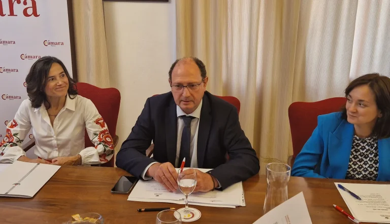 La Corte Aragonesa de Arbitraje y Mediación se reúne en la Cámara de Comercio de Huesca