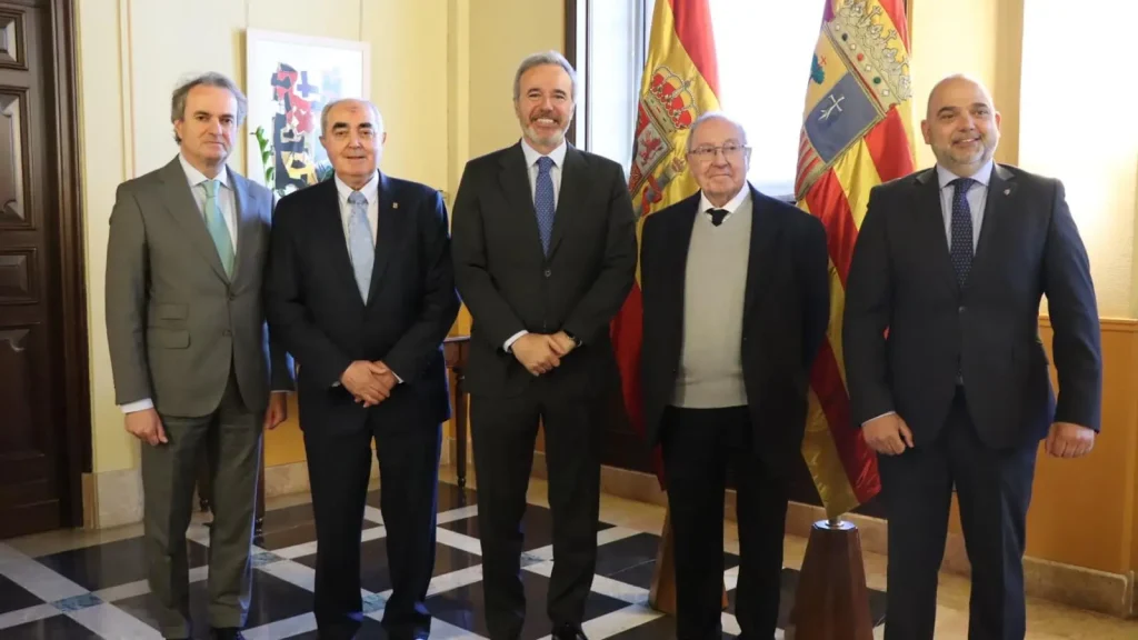 Reunión de las Cámaras de Comercio de Huesca, Zaragoza y Teruel con el Gobierno de Aragón