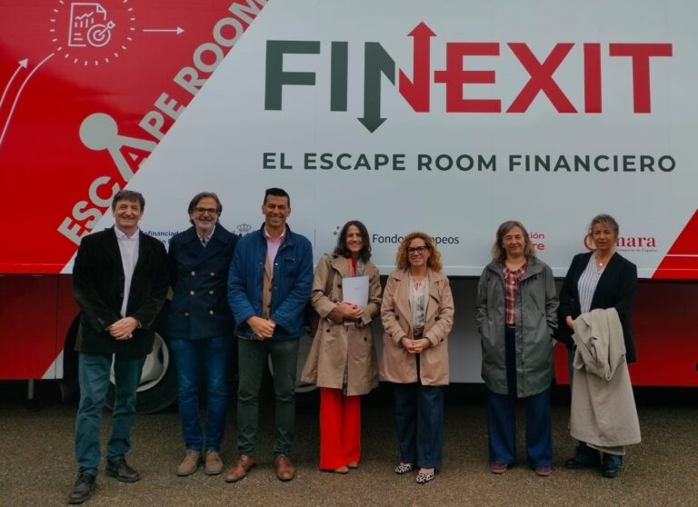 FINEXIT, el ‘escape room’ que desafía la educación financiera de estudiantes de FP, se detiene en Huesca