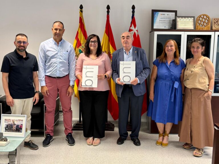 La Cámara de Comercio de Huesca y el Ayuntamiento de Binéfar firman un acuerdo para acercar los servicios camerales a las empresas y emprendedores del municipio