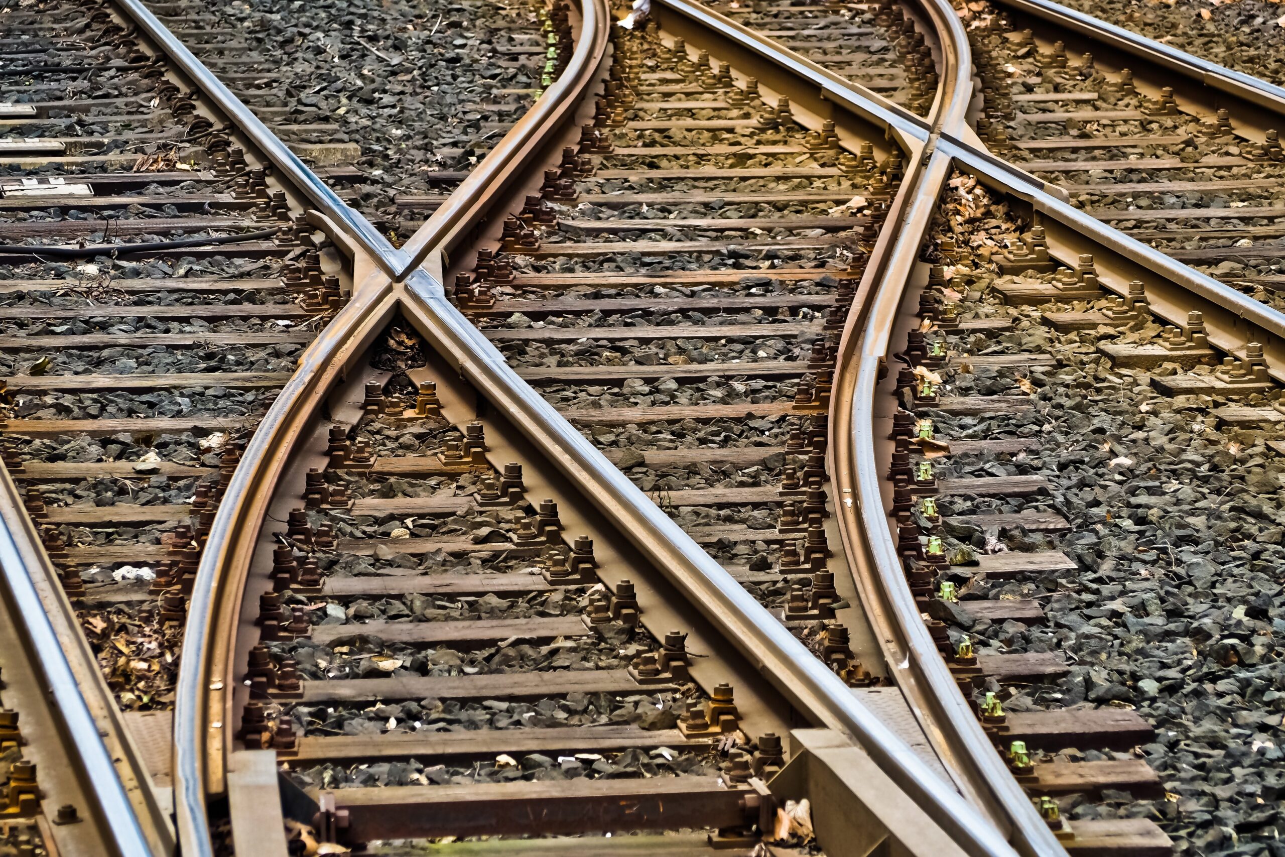 Las Cámaras de Comercio de Aragón estudian presentar alegaciones para reclamar la doble vía en el tramo ferroviario Teruel-Sagunto